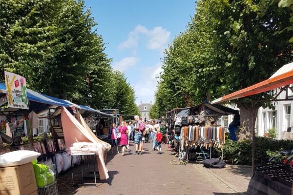 Markt tijdens de Colijnsplaatsedagen